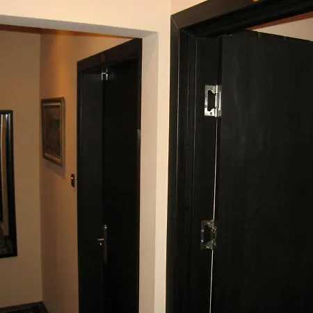 Kapana Hostal *